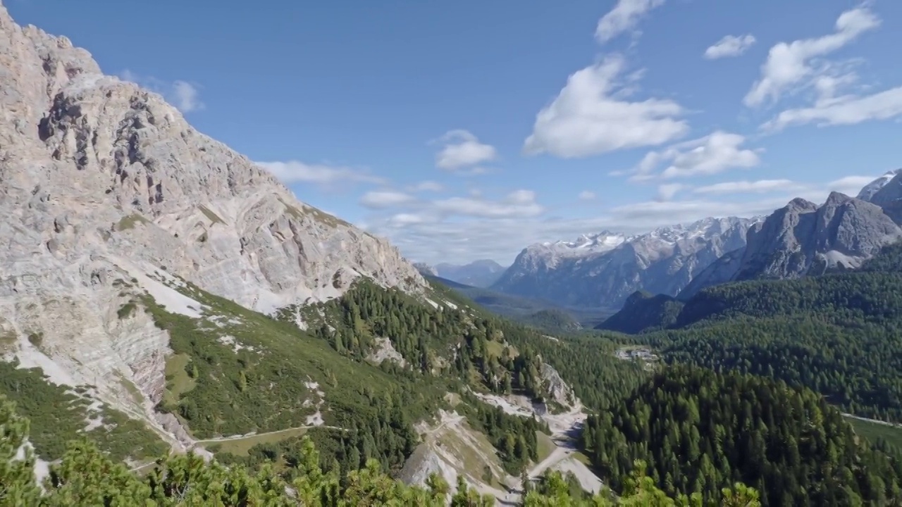 全景的著名山峰白云石，贝卢诺省，多洛米提阿尔卑斯山，意大利视频下载