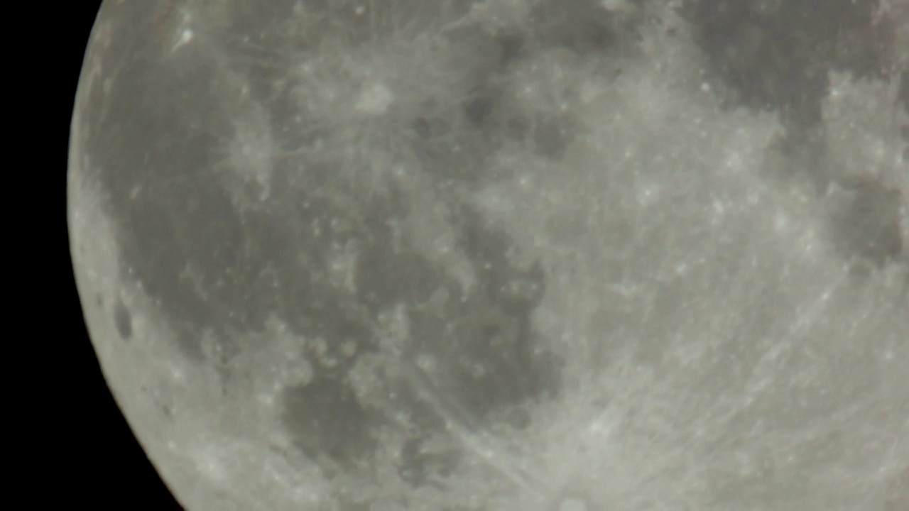 通过望远镜看到的满月，会增加更多视频下载