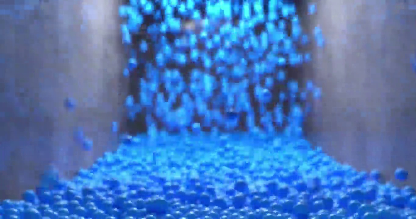 蓝色的球落在混凝土房间里视频素材