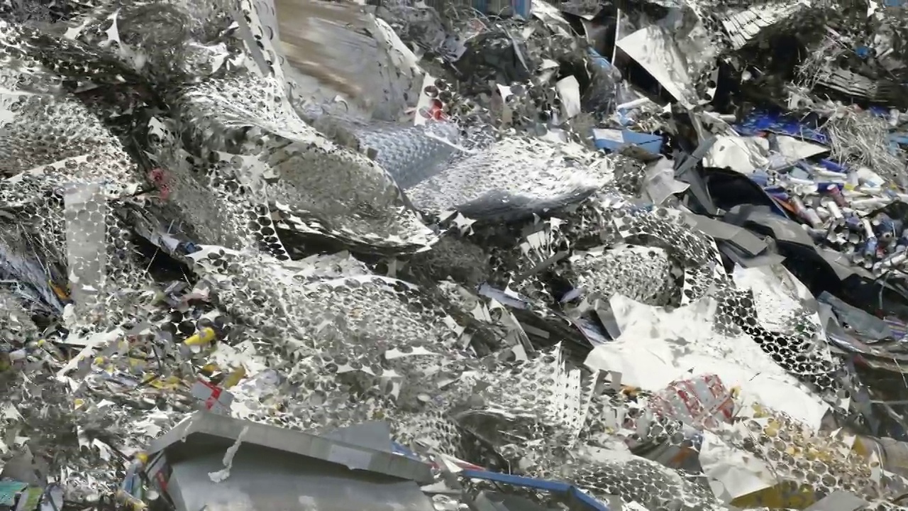 爱沙尼亚垃圾场的塑料垃圾视频素材