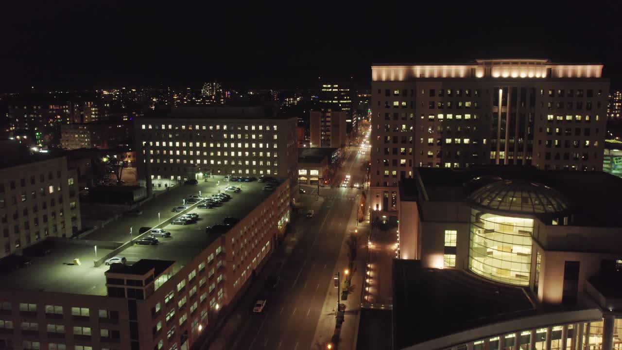 丹佛街，晚上的狱警视频素材