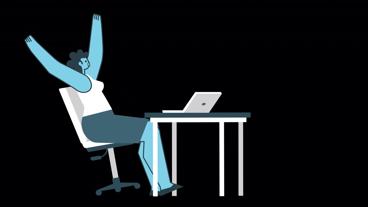 卡通女人坐在笔记本电脑前伸伸胳膊打呵欠。平面设计2d角色循环动画与Alpha通道视频下载