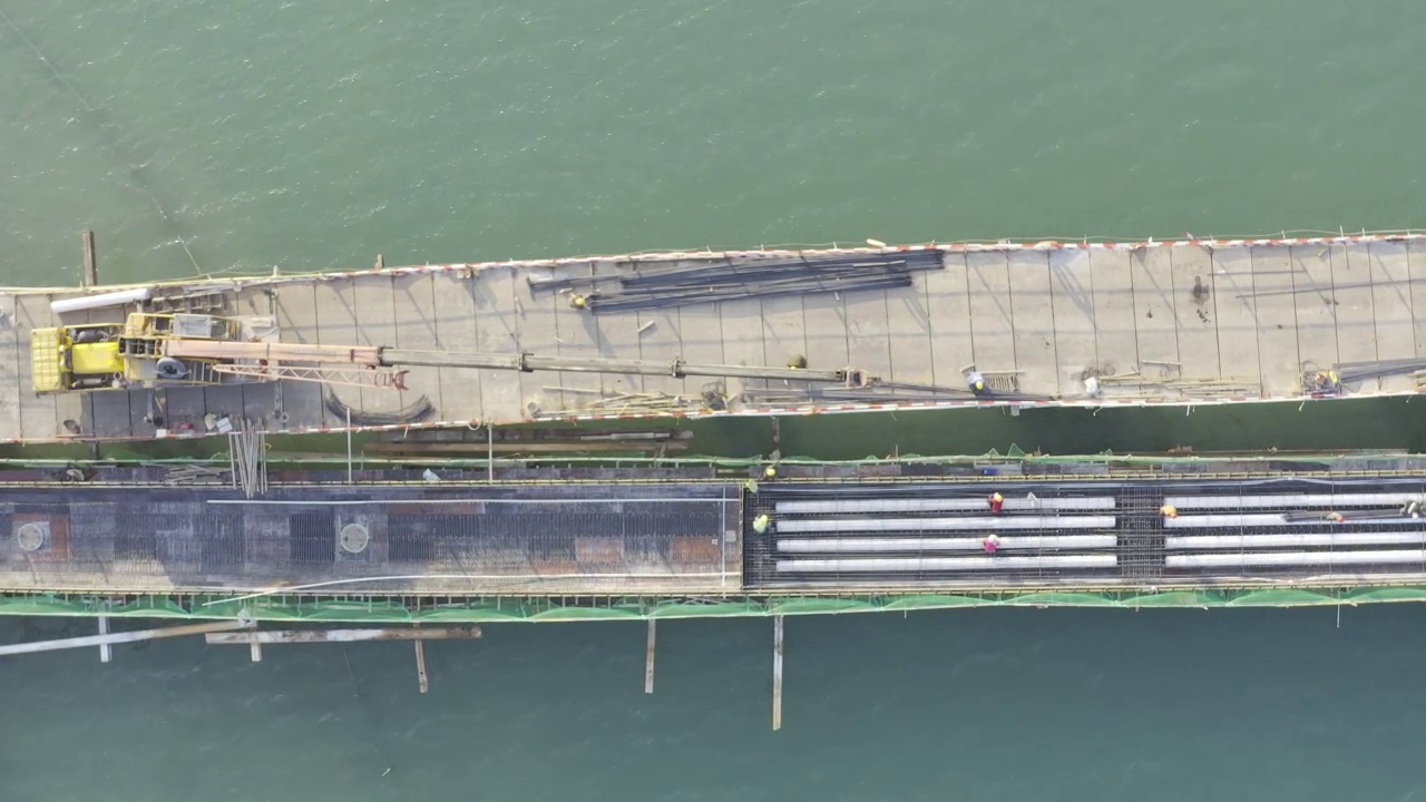 海上人行天桥的建设视频下载