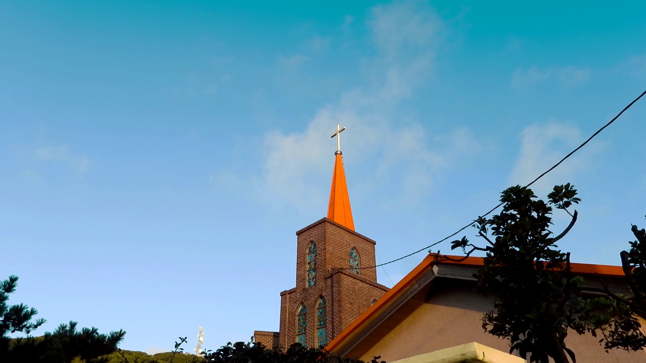 韩国全北郡群山市御清道郡的基督教教堂视频素材