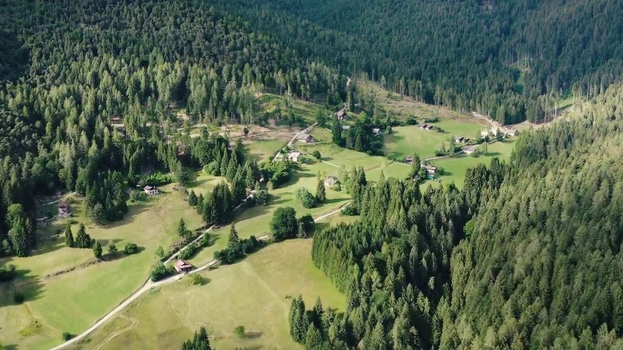 意大利山区的一个村庄视频素材