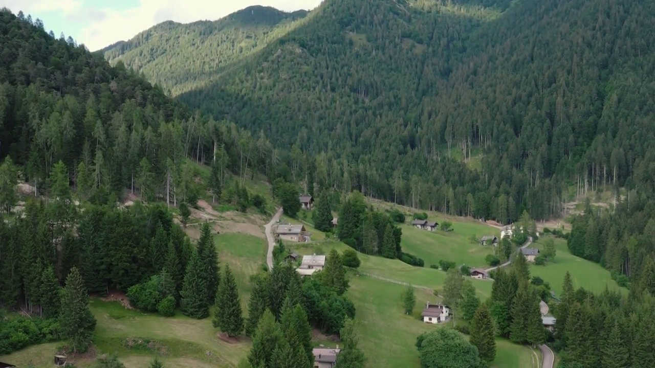 意大利山区的一个村庄视频素材
