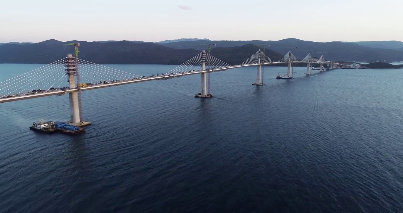 克罗地亚斯顿佩列斯基桥的鸟瞰图。视频素材