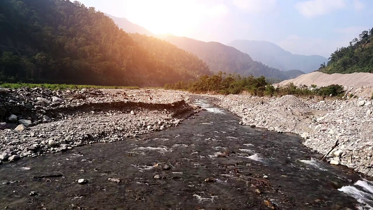 印度北阿坎德邦，清晨的群山视频下载