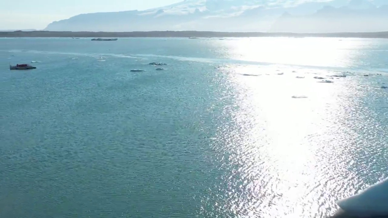 Jökulsárlón冰川泻湖鸟瞰图视频下载