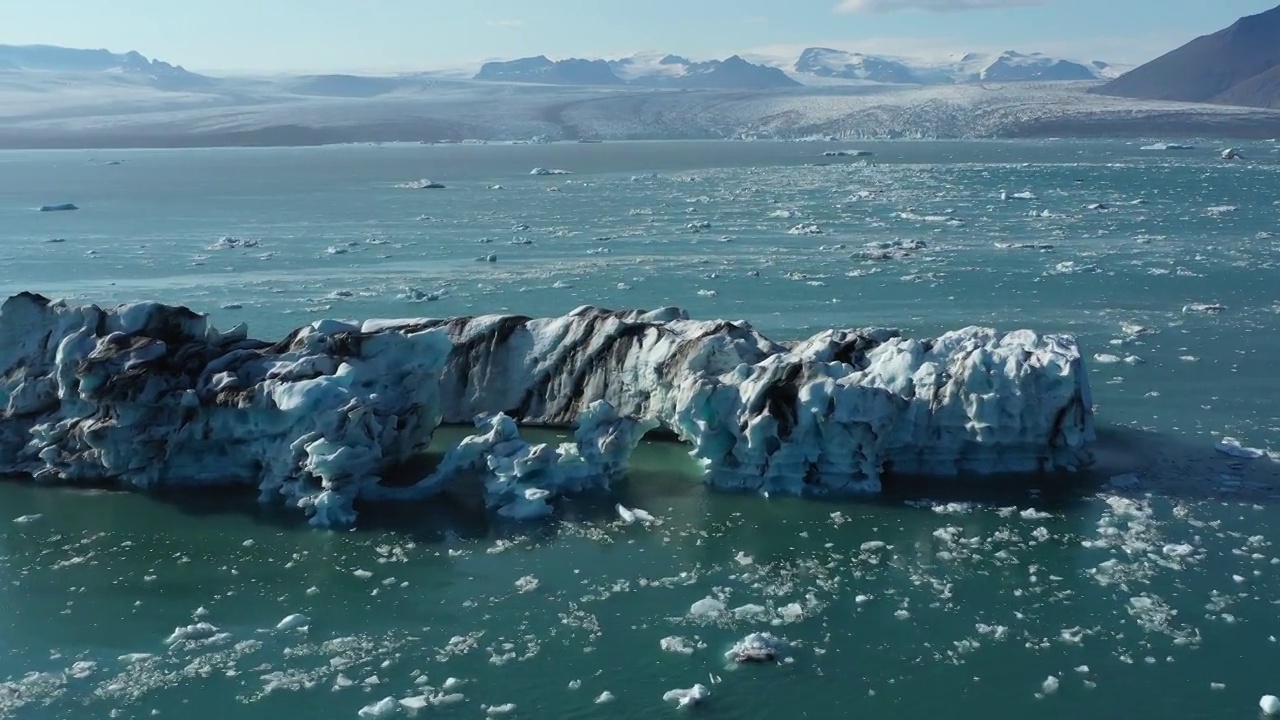 Jökulsárlón冰川泻湖鸟瞰图视频素材