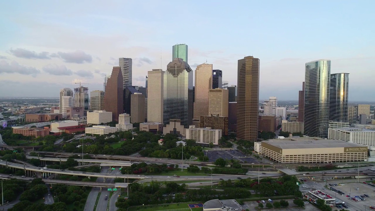 休斯顿，德克萨斯，美国无人机市中心天际线空中全景视频下载