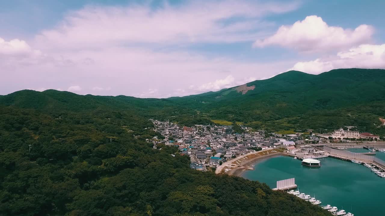 航拍，日本对马岛港口城视频下载