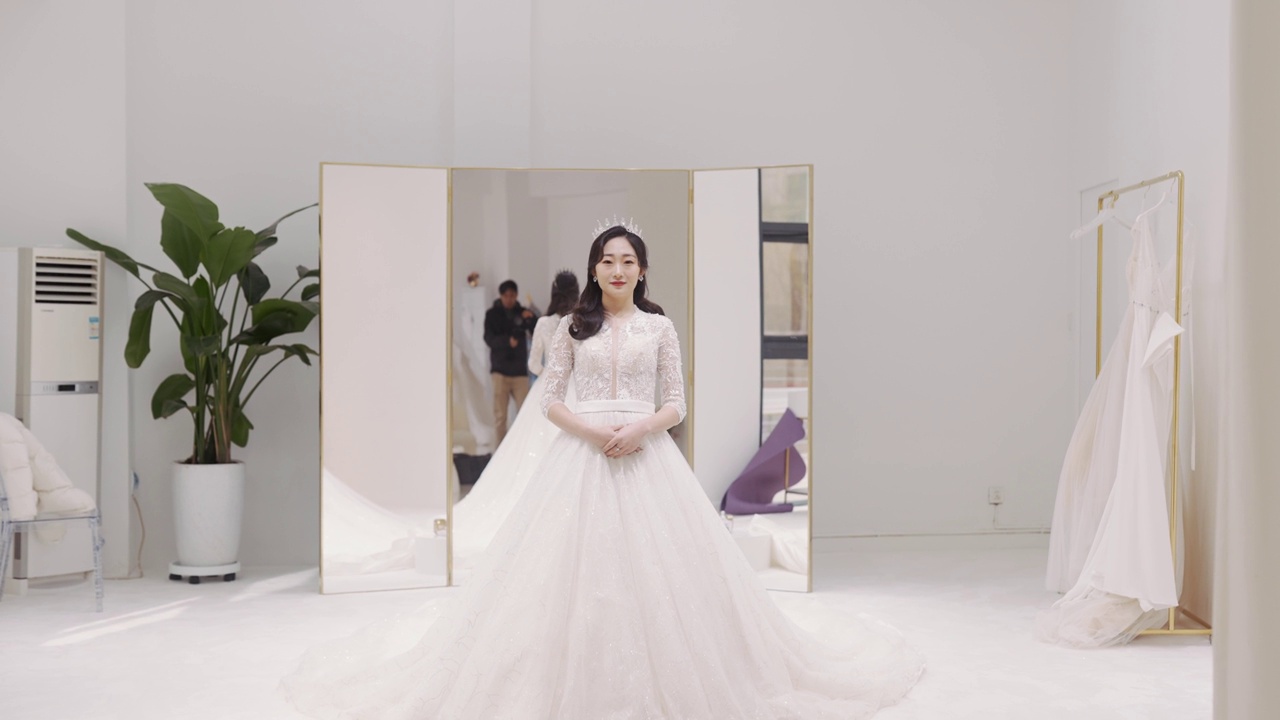 中国新娘穿婚纱视频下载