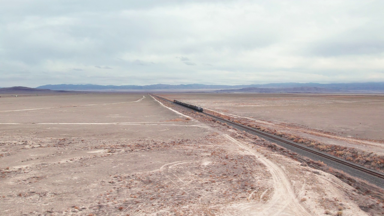 大盐湖沙漠的火车视频下载