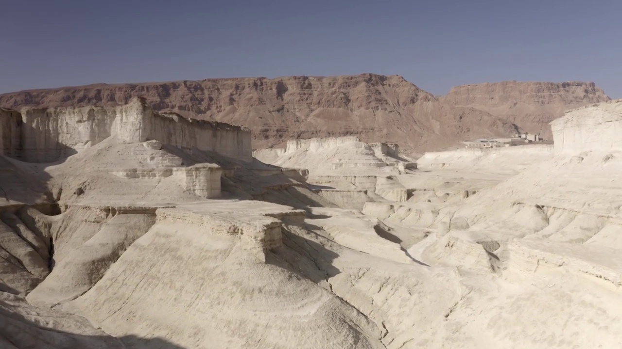 死海岩石沙漠与山脉鸟瞰图视频素材
