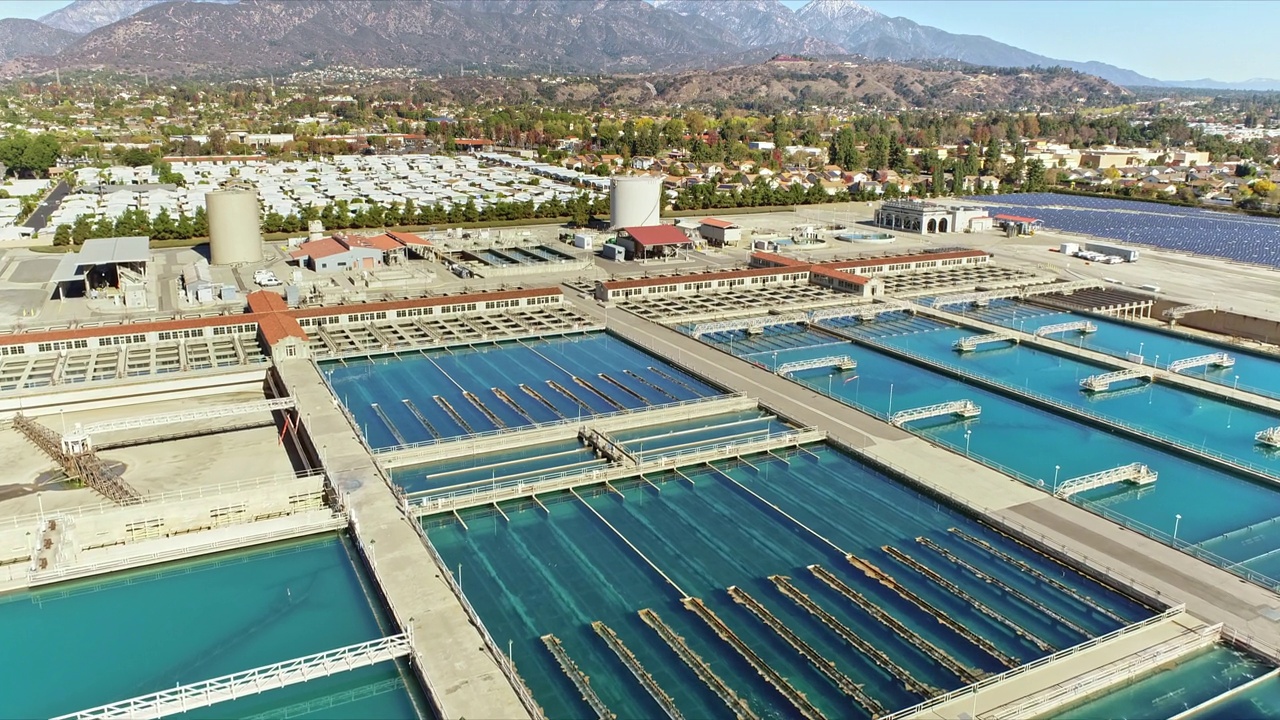 洛杉矶郊区的水处理厂视频下载