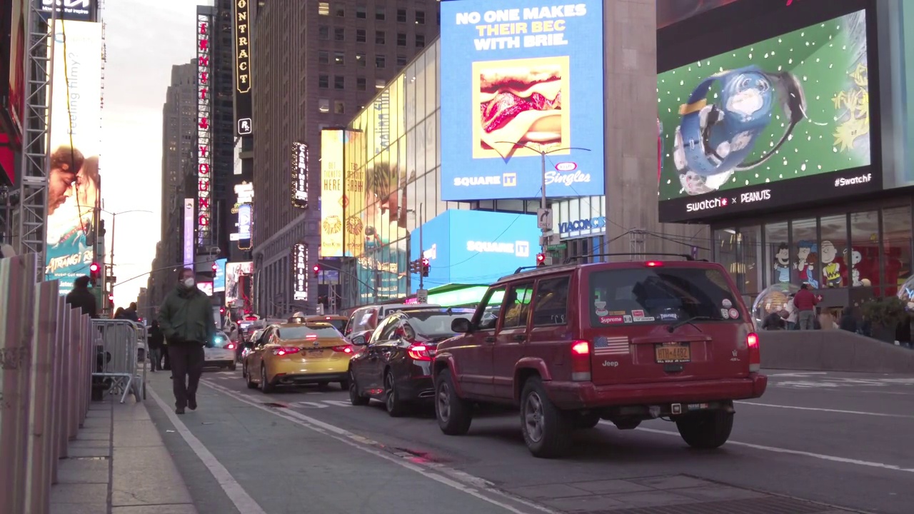 时代广场纽约冬季假日气氛在欧米克隆浪潮视频下载