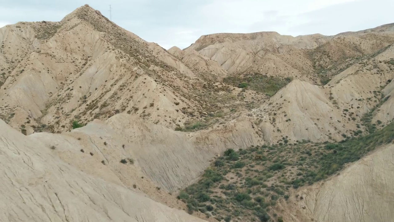 南欧货车旅行无人机剪辑:塔伯纳斯沙漠，安达卢西亚，阿尔梅里亚视频素材