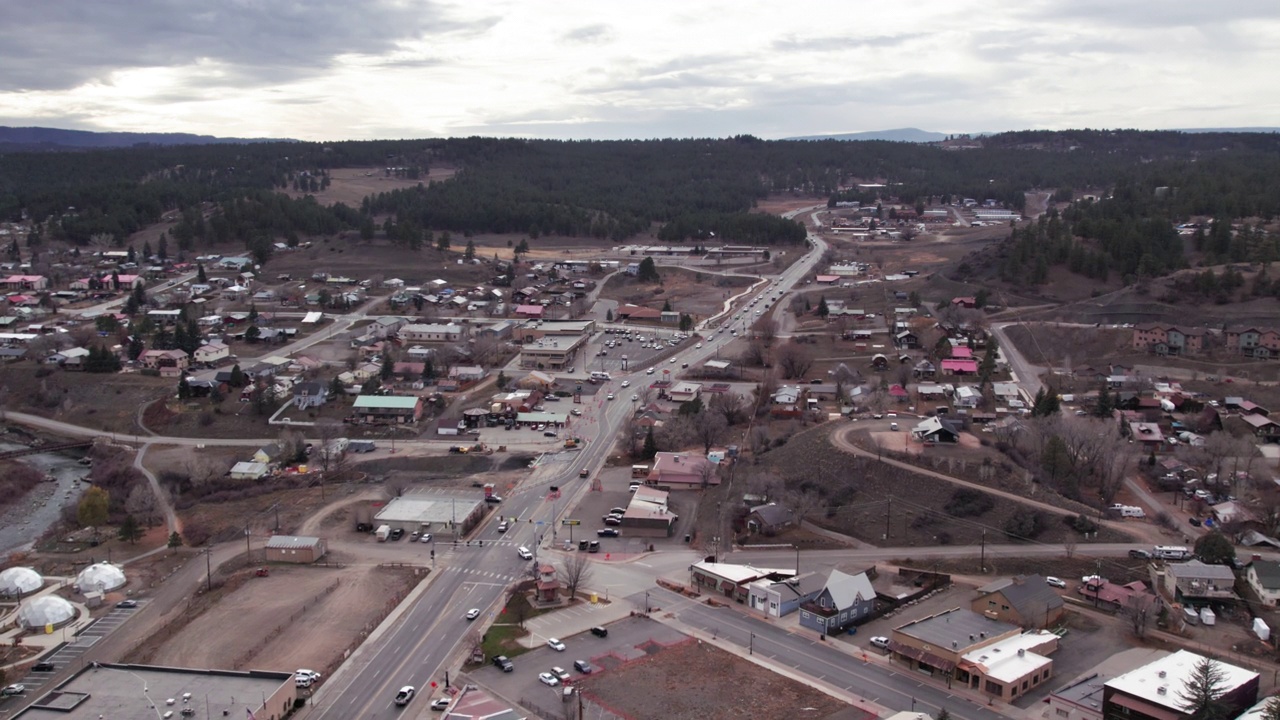 无人机拍摄的科罗拉多州帕戈萨斯普林斯视频素材