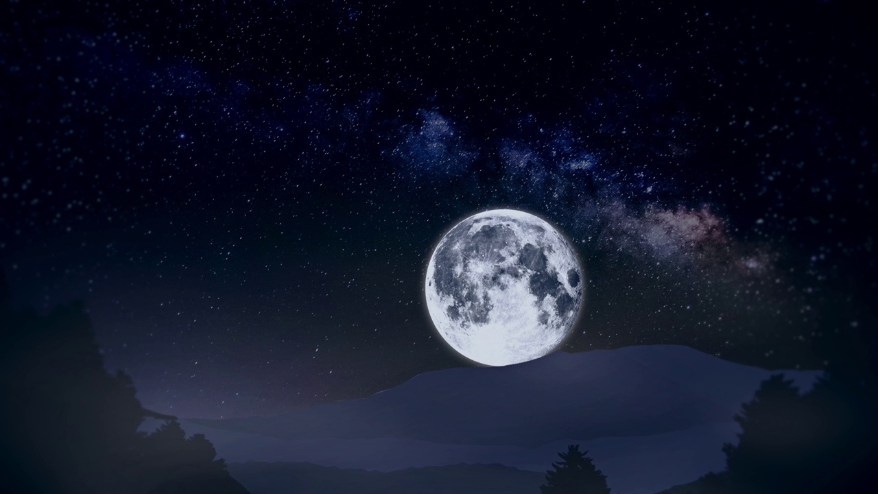 在山上的超空间，月亮慢慢地从山上出来。《银河星空下的月光视频下载