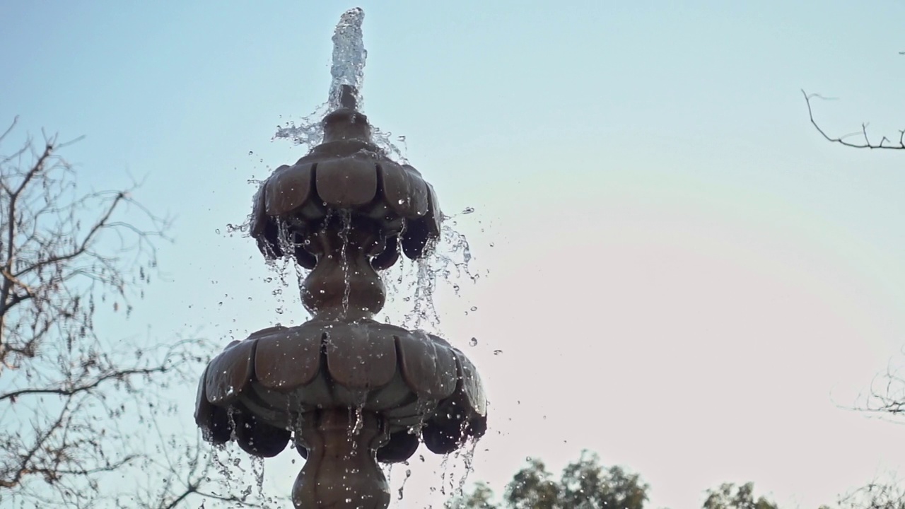 喷泉水的慢镜头视频素材