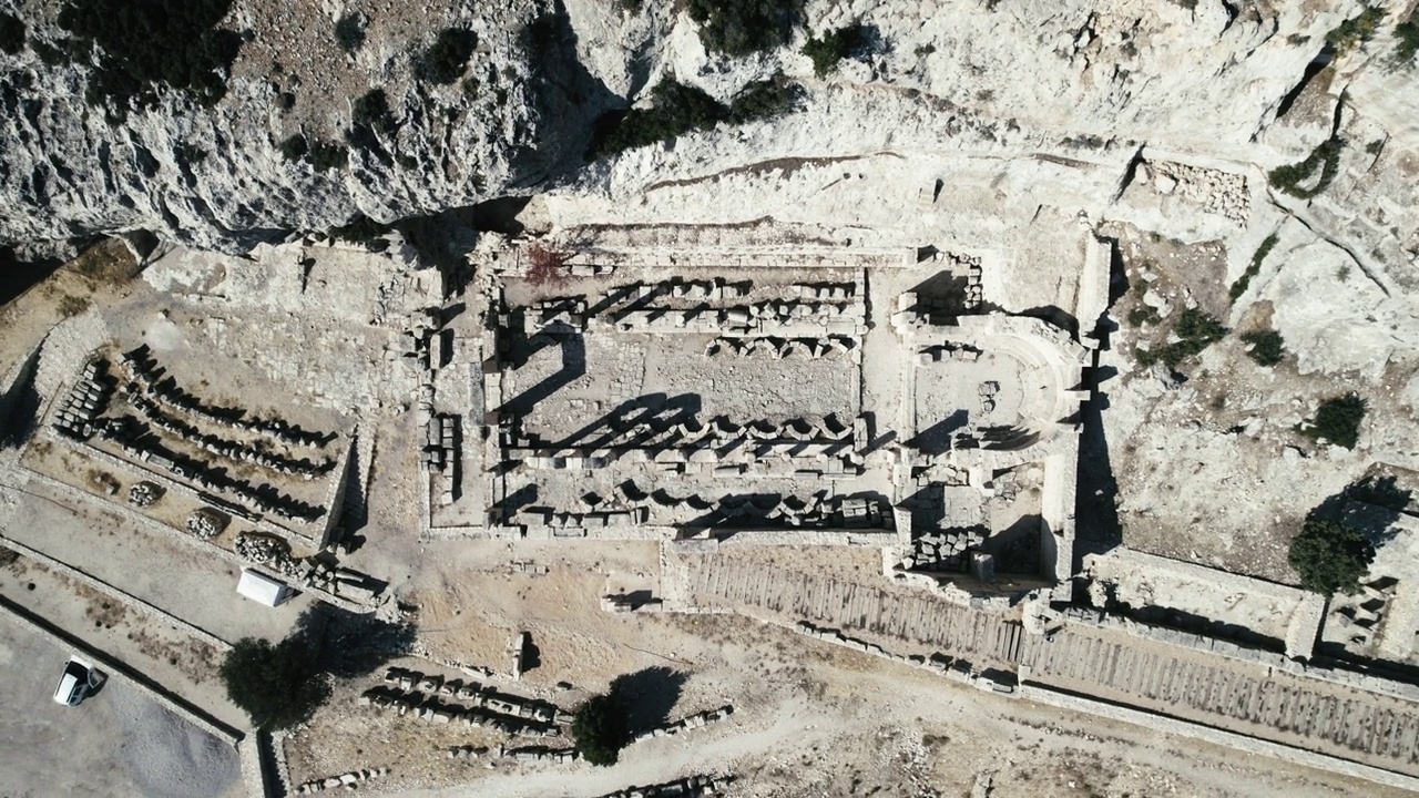 阿拉汗修道院是一座建于五世纪的建筑群，位于小亚细亚南部的伊索利亚山脉中。土耳其梅尔辛省穆特区。视频素材