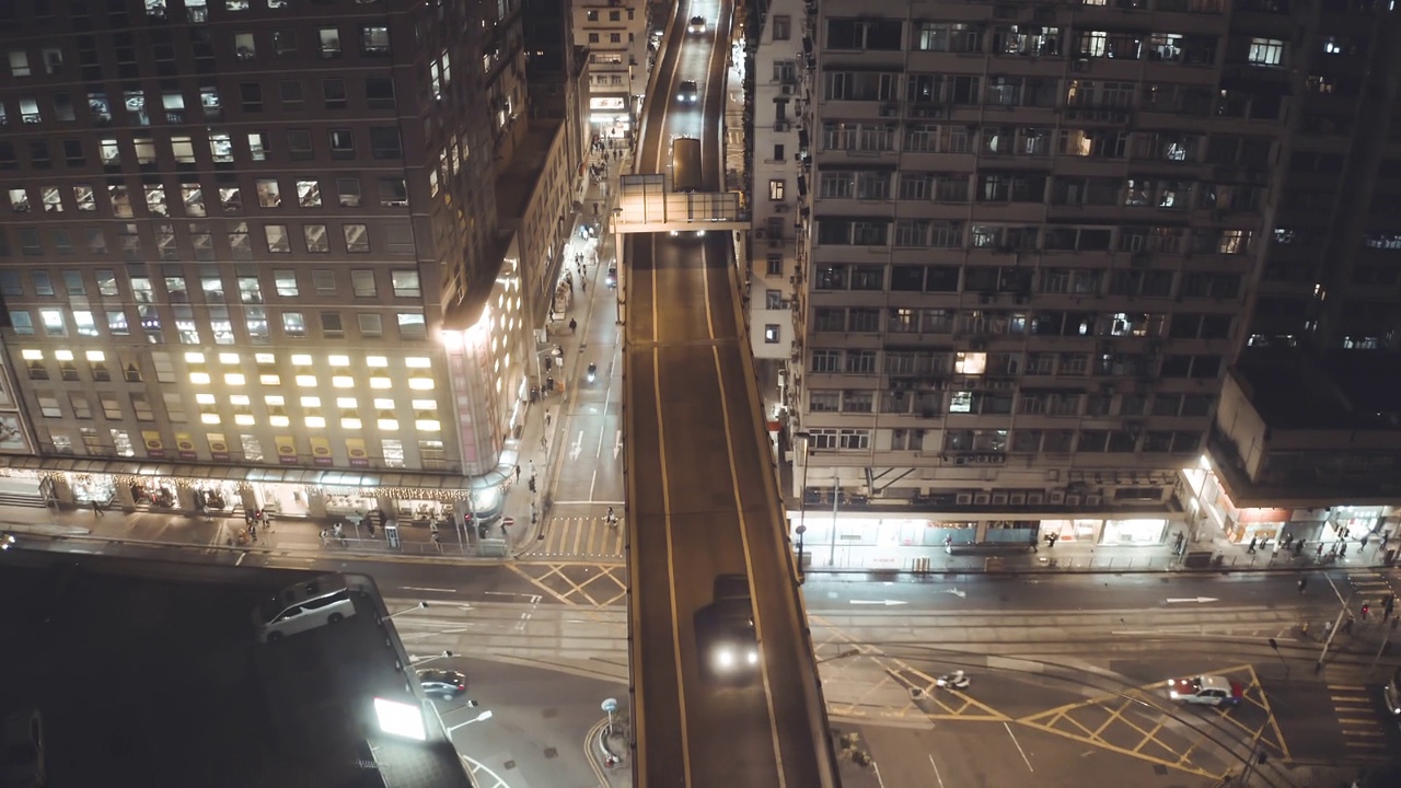 香港城市夜间的无人机图视频素材