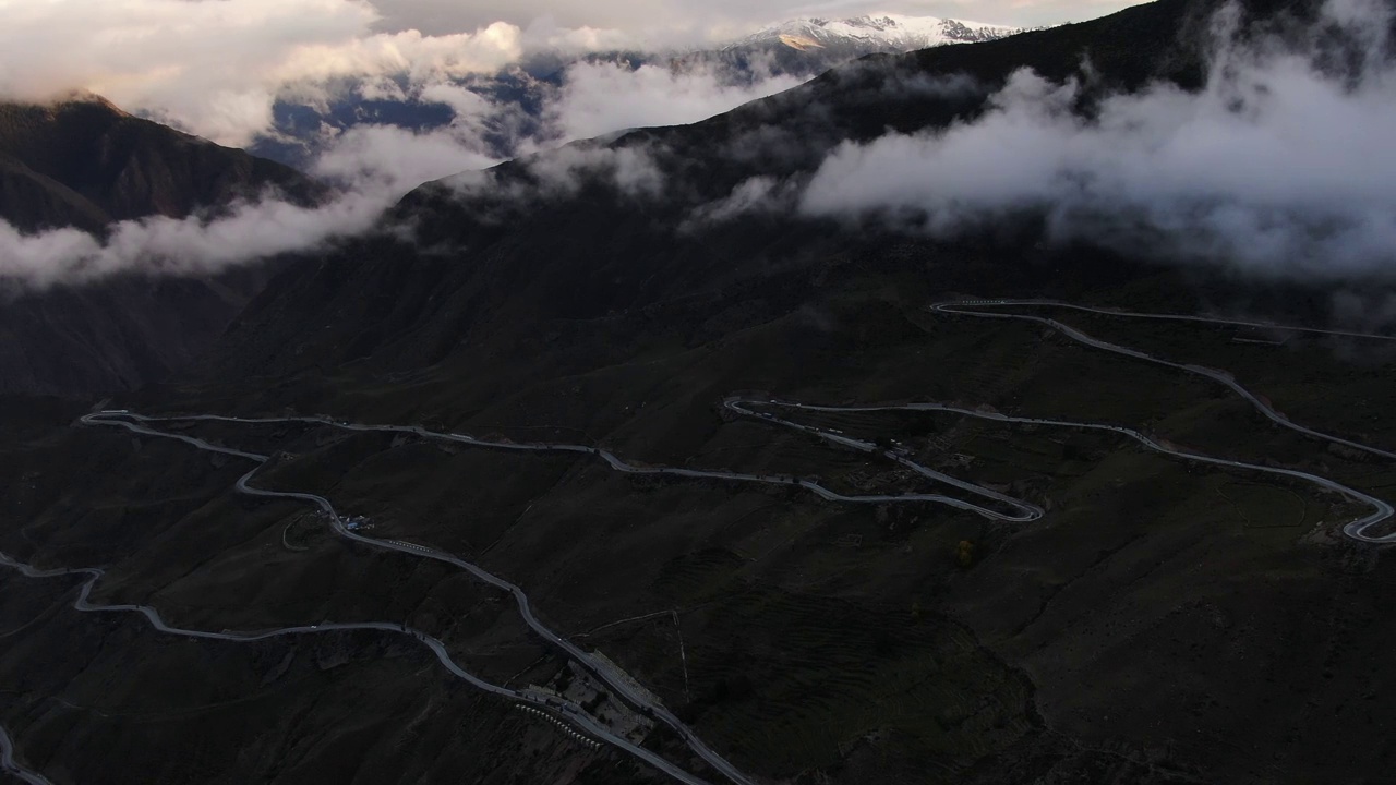 西藏航拍高速公路视频下载