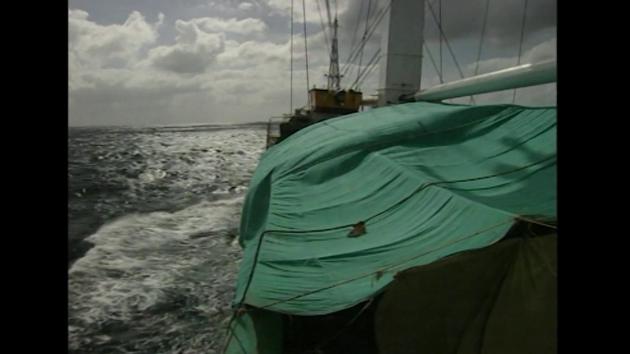 乘船前往基里巴斯千禧年岛;1999视频下载