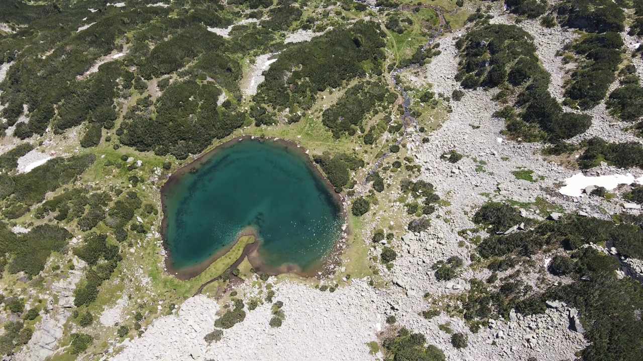 鸟瞰保加利亚皮林山穆拉托沃湖视频素材