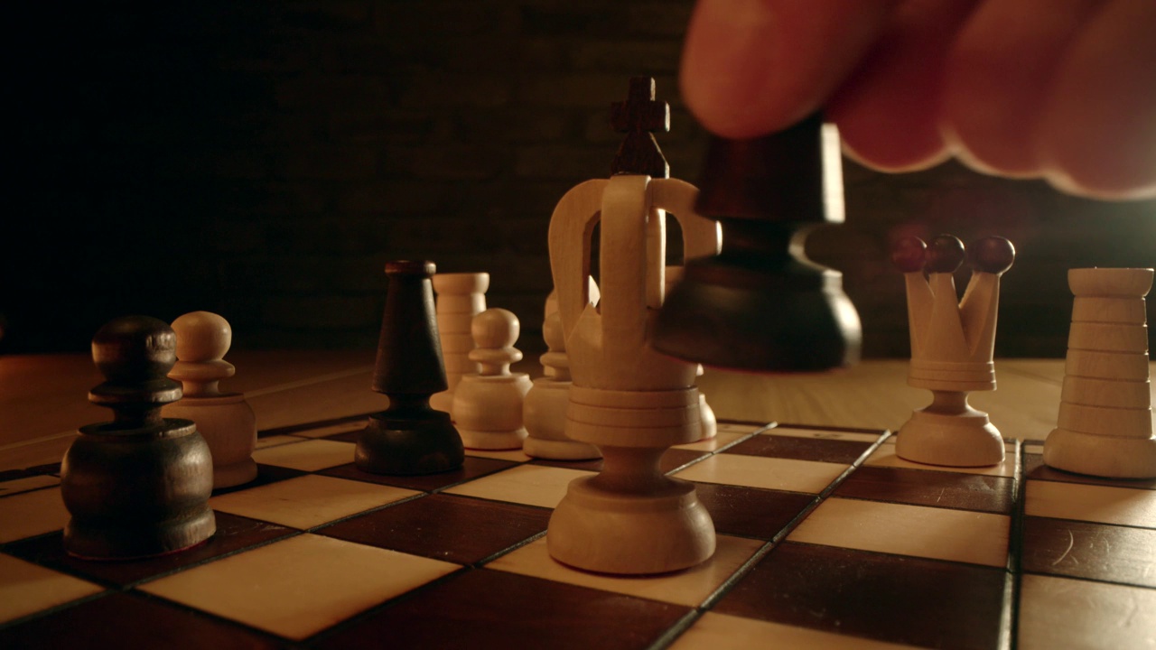 毕晓普打败了国际象棋王视频下载