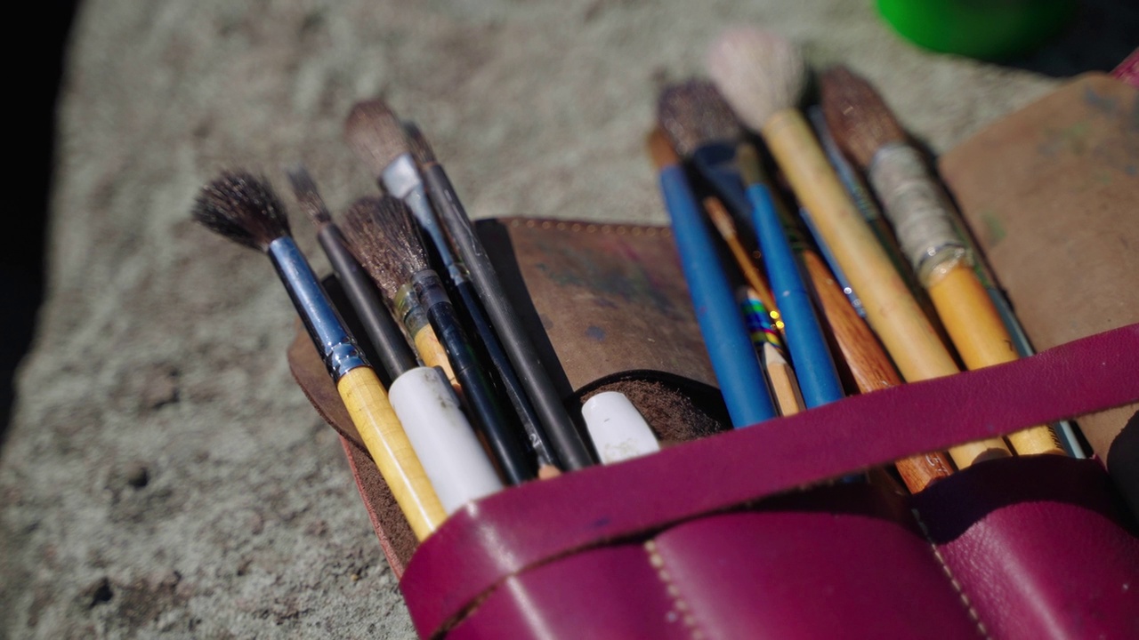 专业画家画笔，近景，爱好绘画工具视频下载