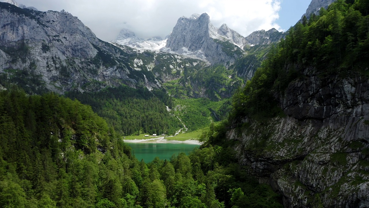 鸟瞰图，达赫斯坦山顶和腹地岣梢湖上奥地利视频下载