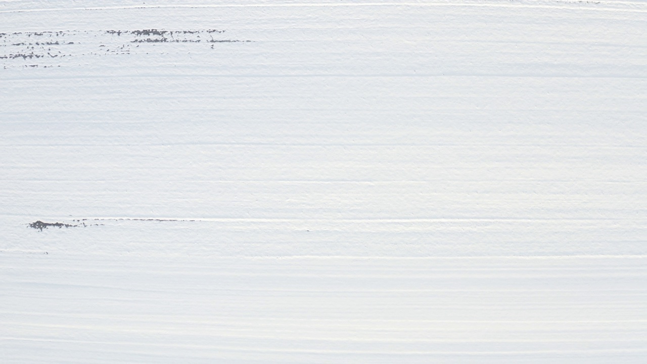 一架无人机拍摄的白雪覆盖的农田视频下载