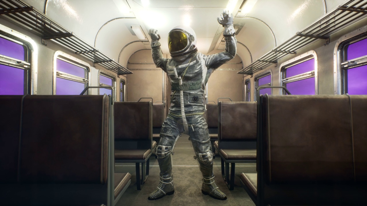 一名宇航员在以超光速飞驰的星际列车上庆祝胜利。幻想太空旅行的概念。这部动画非常适合空间、幻想和科幻背景。视频素材