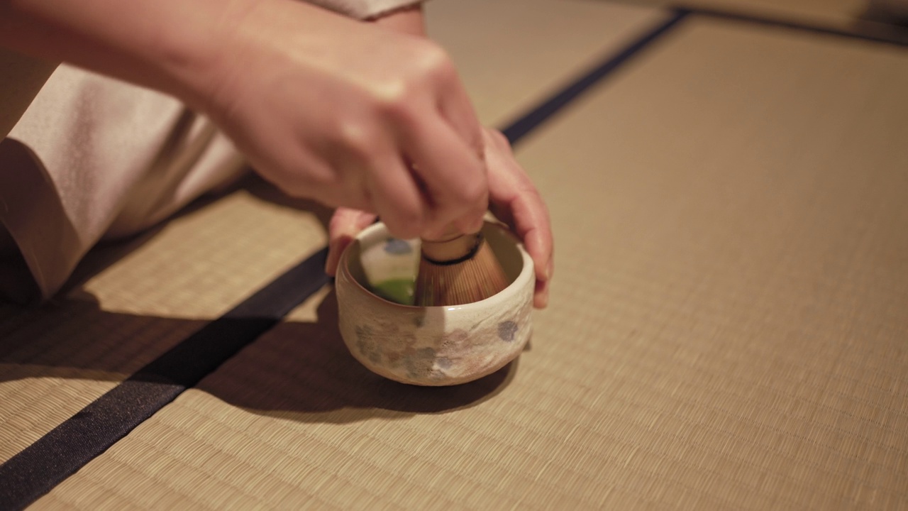 茶道体验在一个现代日本町屋酒店在京都视频下载