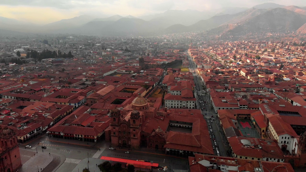 无人机拍摄的南美洲城市中心视频素材