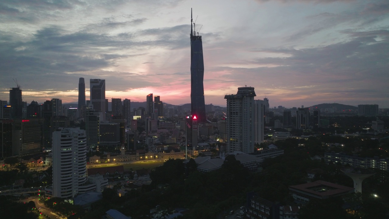 无人机拍摄的吉隆坡日出景象视频素材
