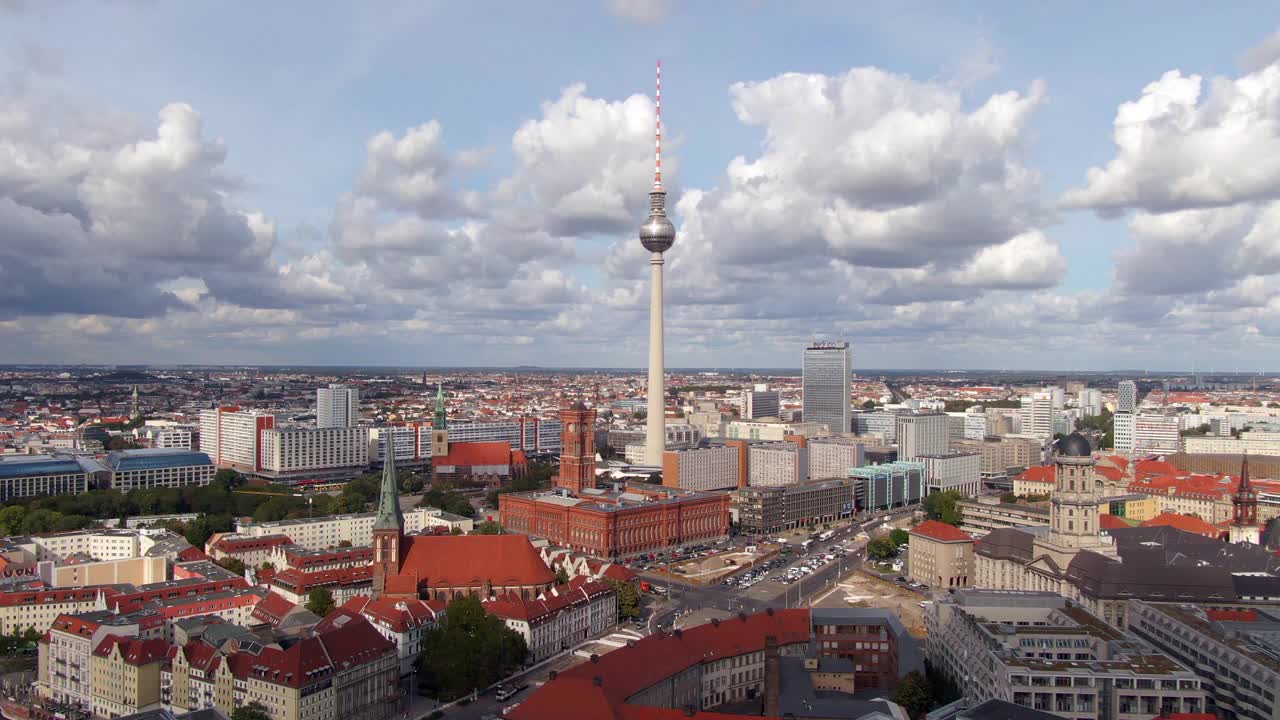 柏林，德国，秋季白天鸟瞰图视频下载