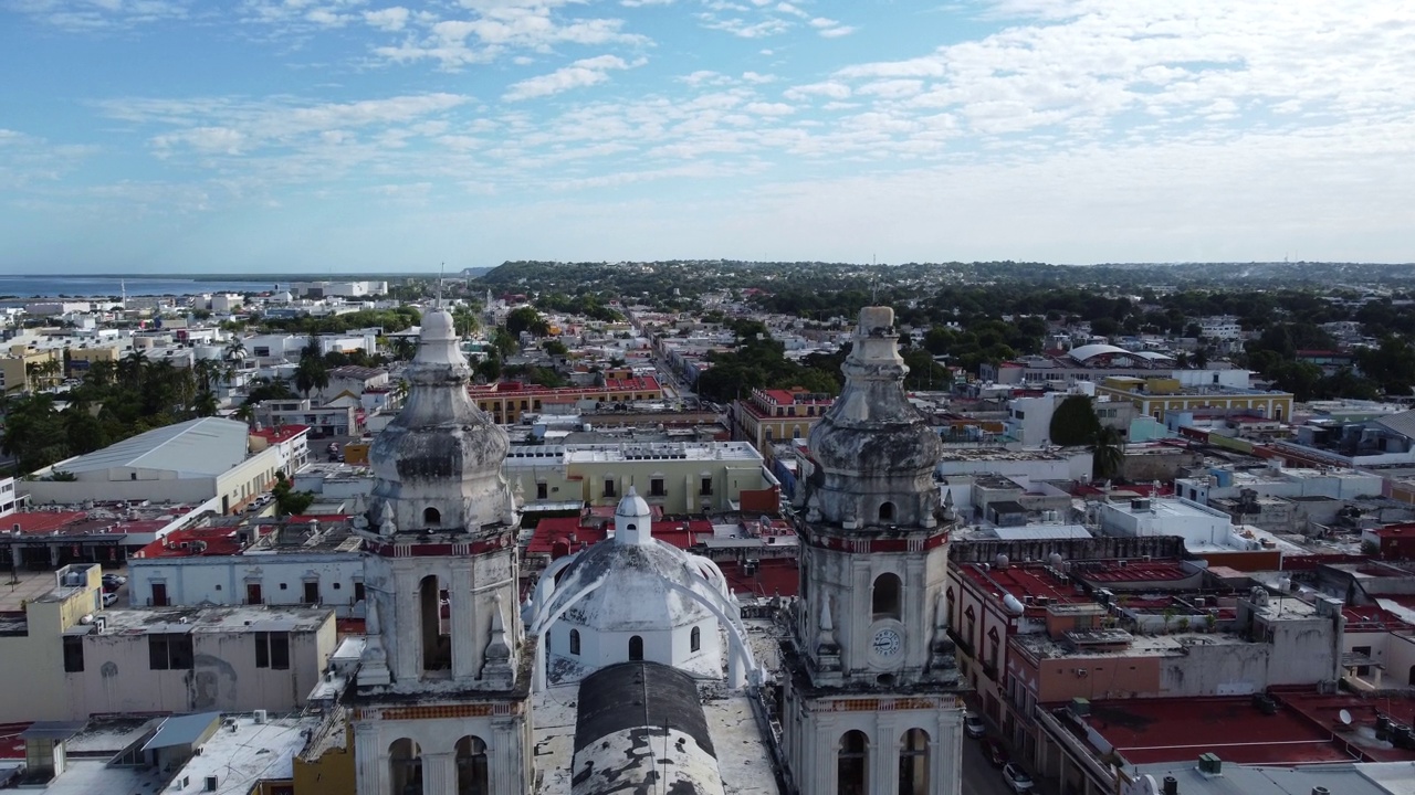 坎佩切市大教堂航拍视频素材