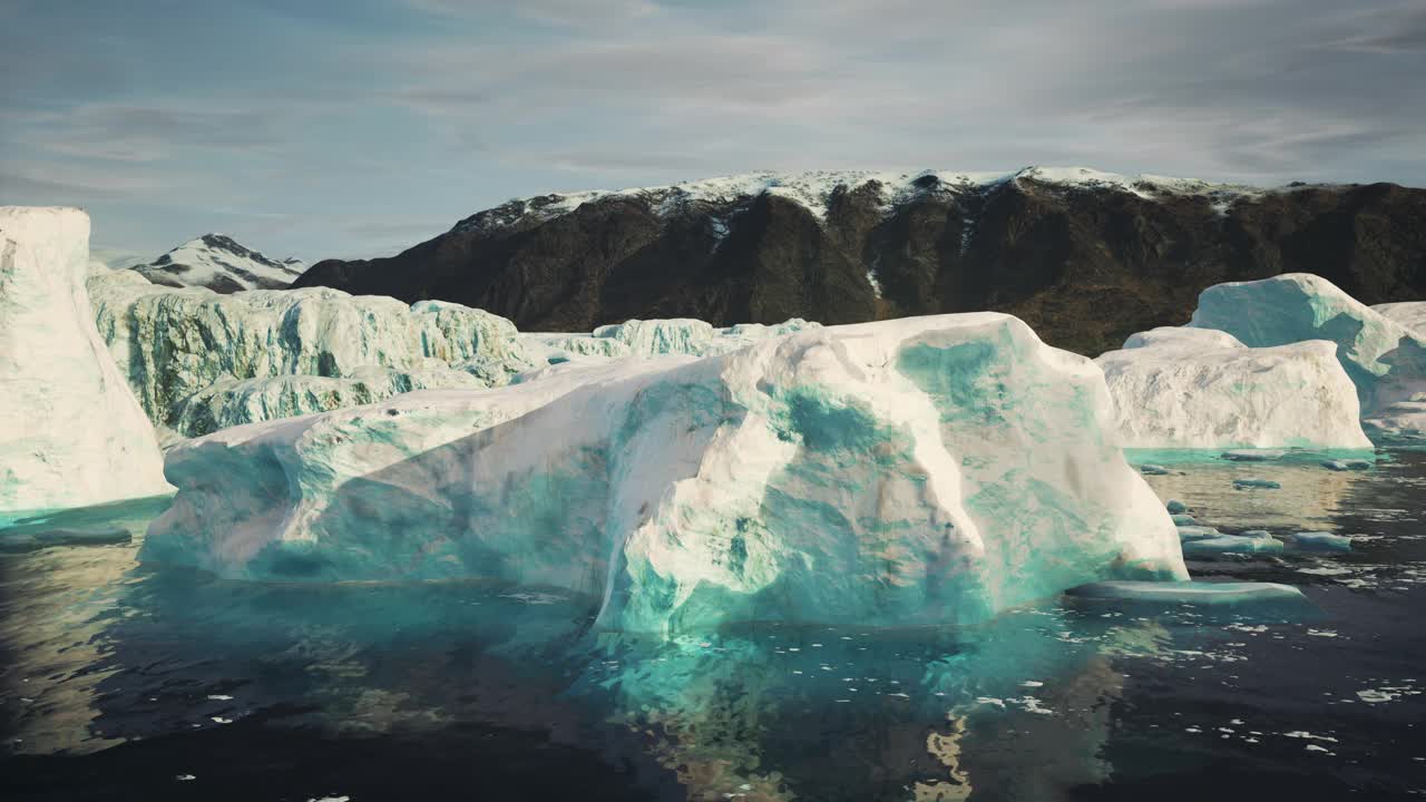 格陵兰岛附近的大冰山视频下载