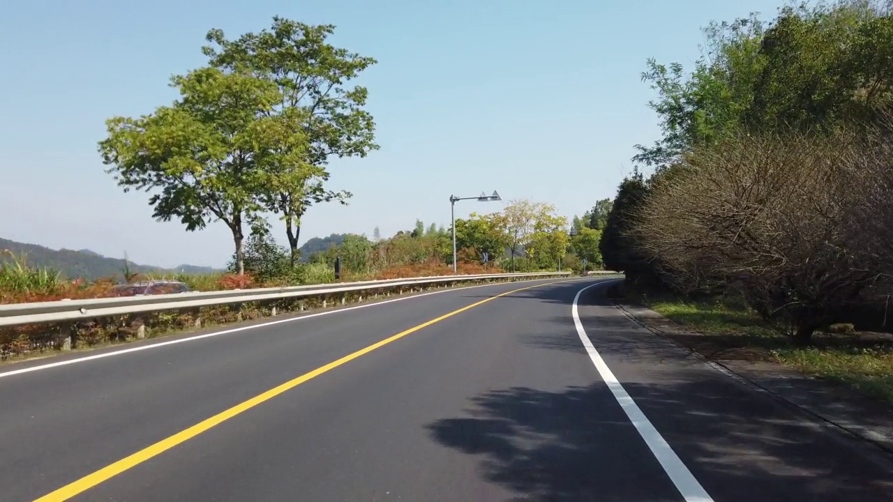 公路天际线和户外自然景观视频下载