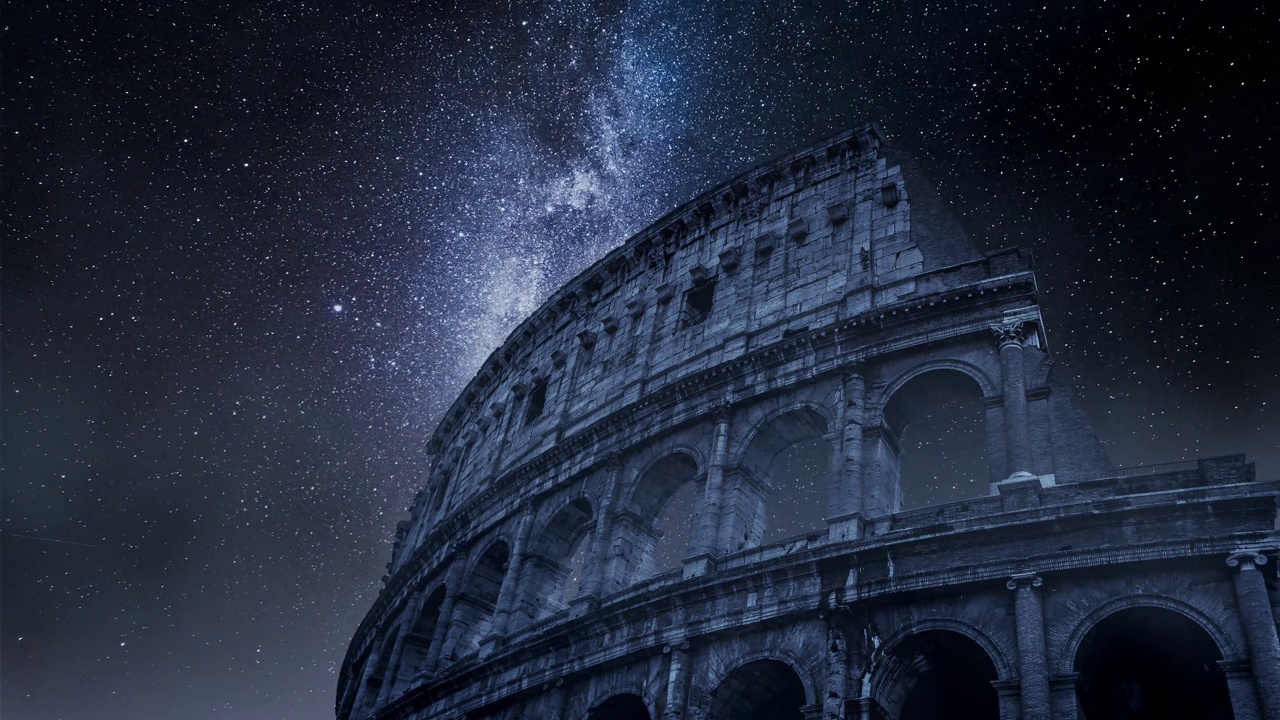意大利，罗马圆形大剧场，银河和陨落的星星视频下载