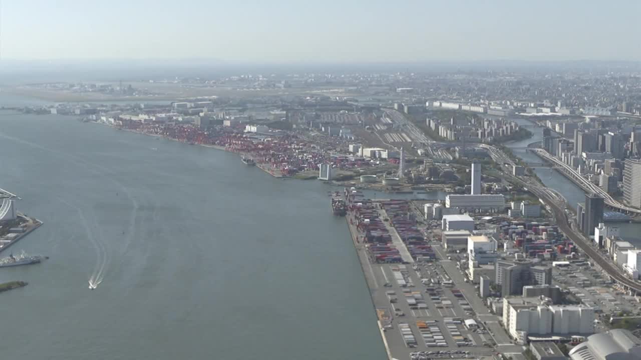 AERIAL，品川集装箱码头，东京，日本视频下载