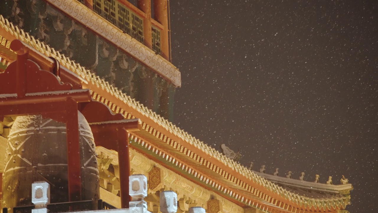 雪夜的中国古建筑视频下载