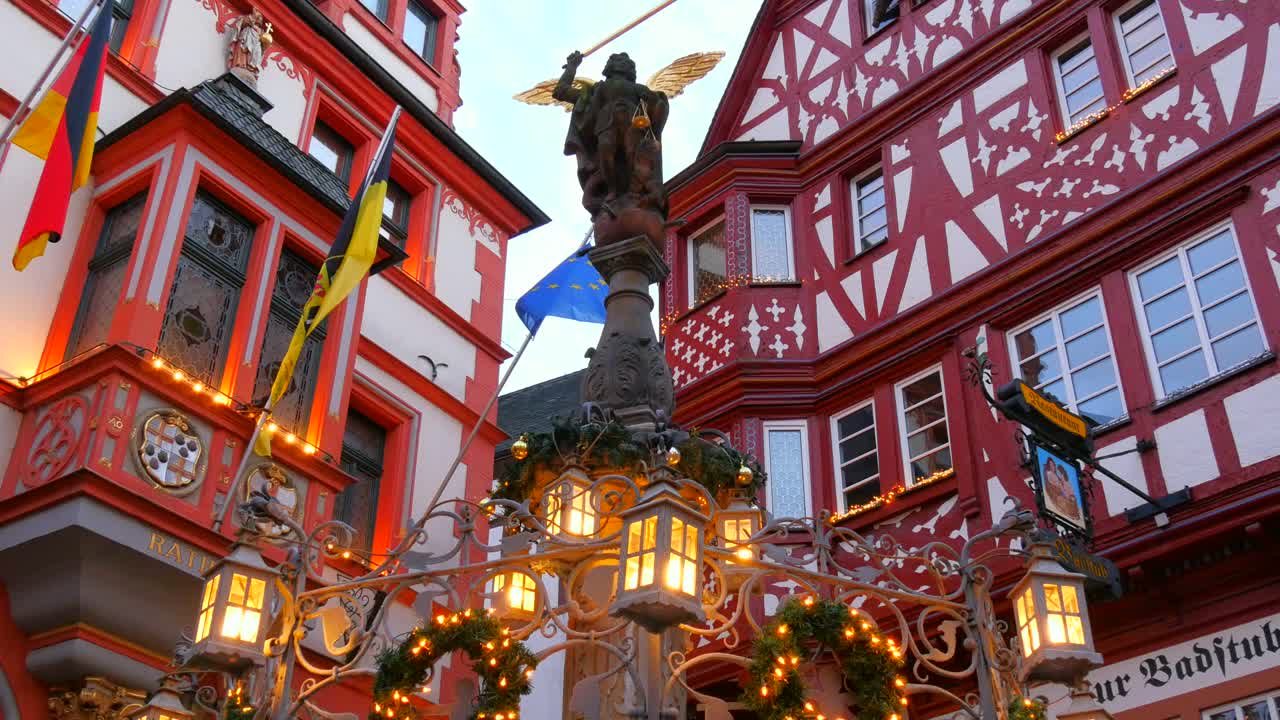 德国摩泽尔谷Bernkastel-Kues圣诞市场视频下载