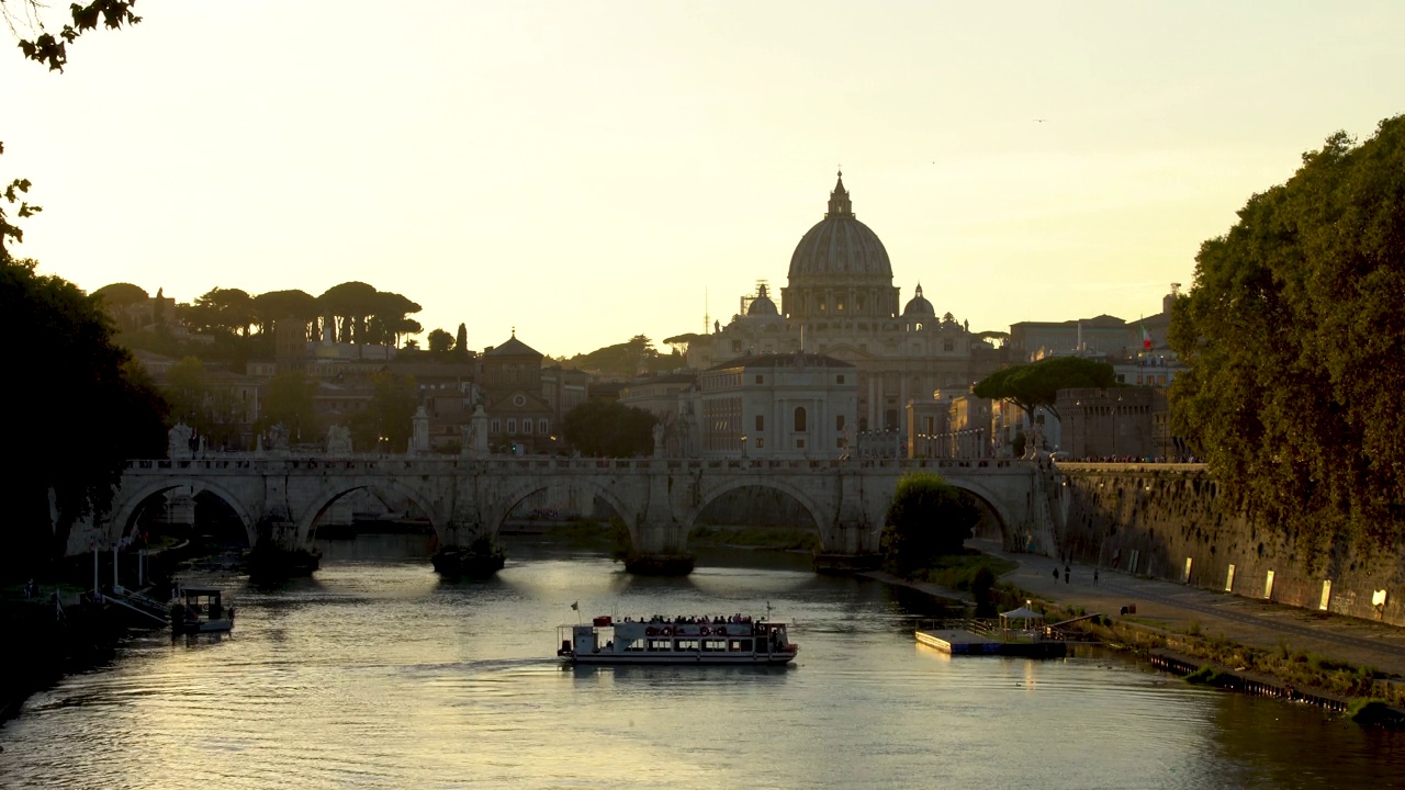 日落时分的罗马与台伯河，时光流逝视频素材