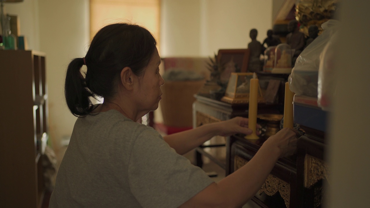 亚裔女性做家务。视频下载