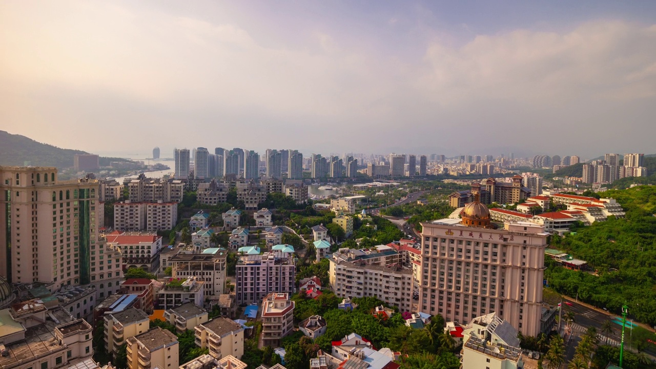 落日余晖，三亚市景，大东海酒店屋顶全景，4k时间跨度，中国海南岛视频素材