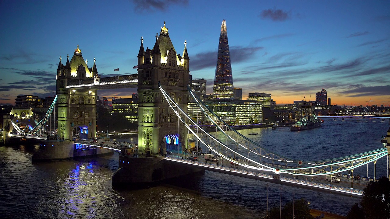 塔桥和碎片，泰晤士河，伦敦，英国视频下载